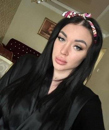 Я абсолютно реальная индивидуалка, и тебя ожидает незабываемое приключение в моих объятиях. Мои услуги нацелены на твое удовлетворение и наше обоюдное наслаждение. У меня прекрасные отзывы и фото, которые подтверждают мою непревзойденную красоту и внимание к деталям. Я живу в Москве, городе страсти и возможностей, и с нетерпением жду, чтобы встретиться с тобой и удивить вас своими нежными руками и искусными губами. 🌹 Жозефина